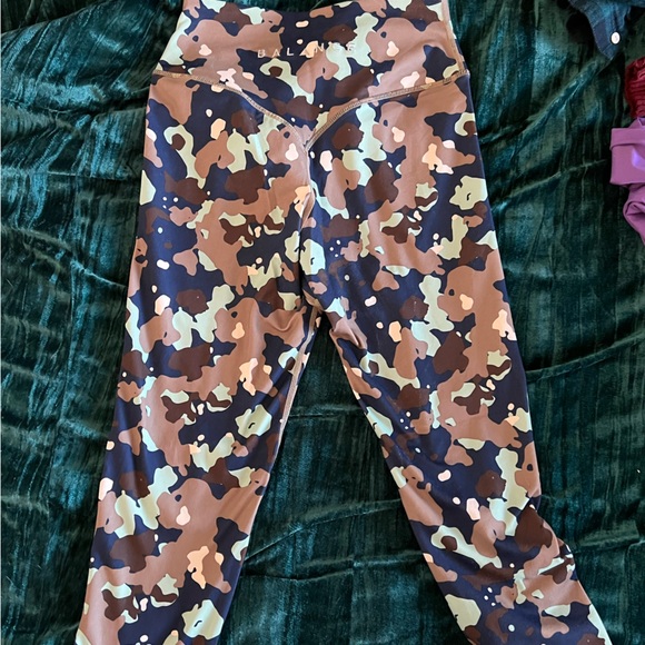 Balance Athletics Cloud Leggings - Picture 2 of 3